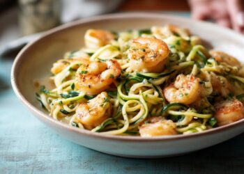 Quick 30-minute garlic butter shrimp with zucchini noodles – a healthy and flavorful low-carb dinner.